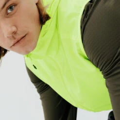 VESTE COUPE VENT SANS MANCHES DE RUNNING HOMME KALENJI RUN WIND JAUNE FLUO -Kalenji veste coupe vent sans manches de running homme kalenji run wind jaune fluo 4